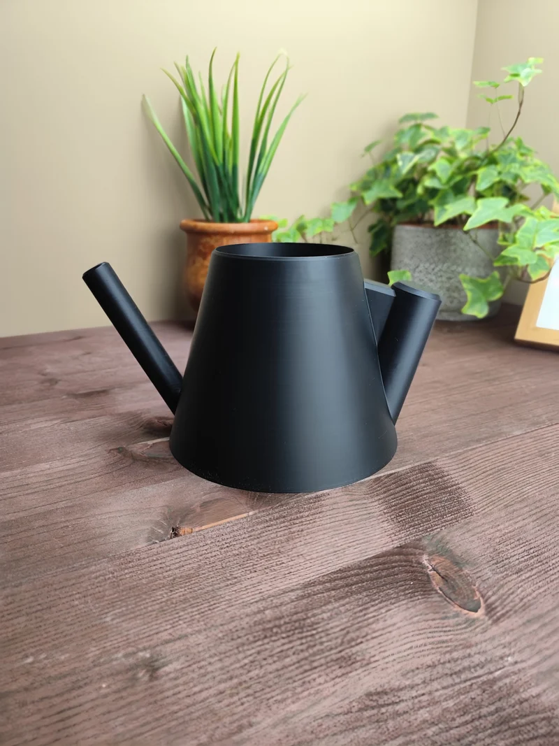 Arrosoir moderne au design unique et stylisé
