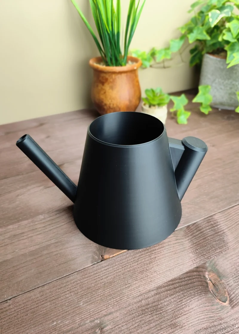 Arrosoir moderne au design unique et stylisé