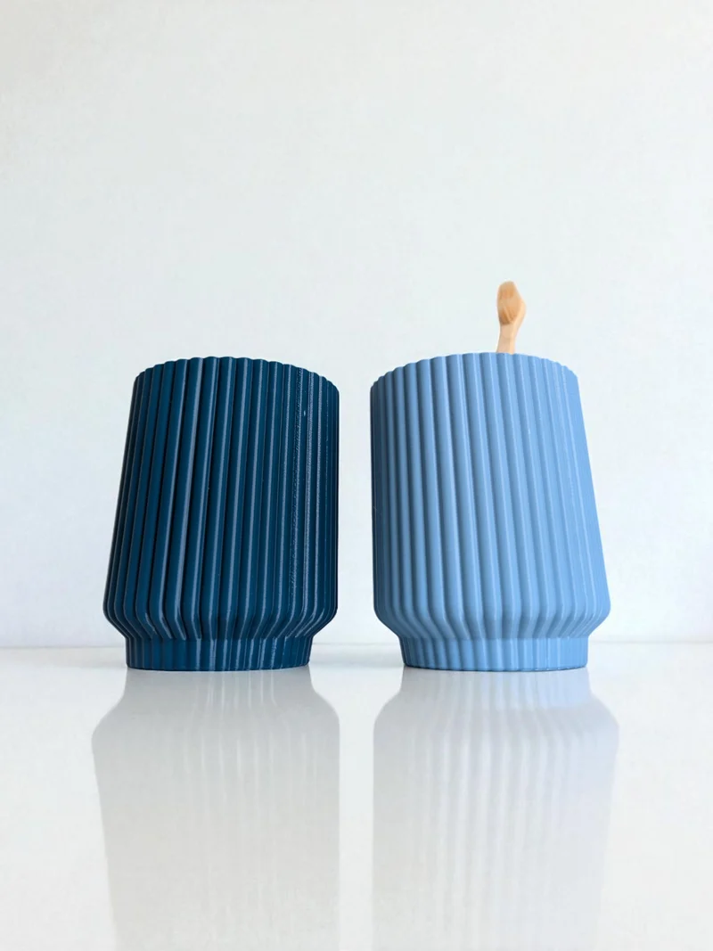Ensemble de deux élégants gobelets à dents côtelés