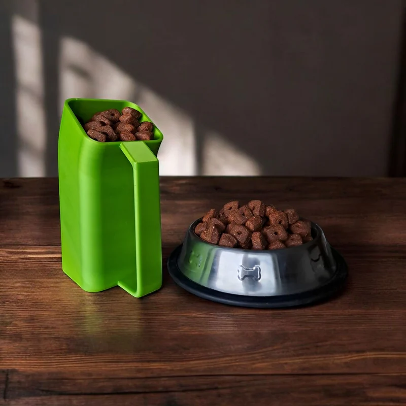 Gamelle courbée moderne pour chiens et chats