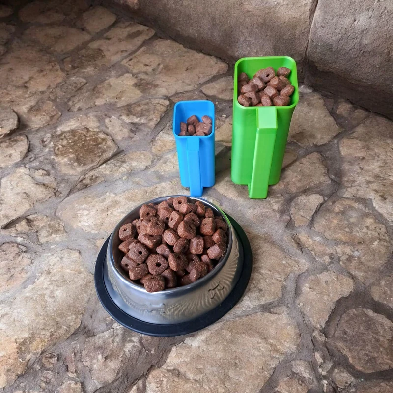 Gamelle courbée moderne pour chiens et chats