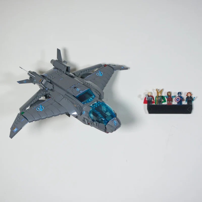 Support mural réglable pour le Quinjet des Avengers 76248