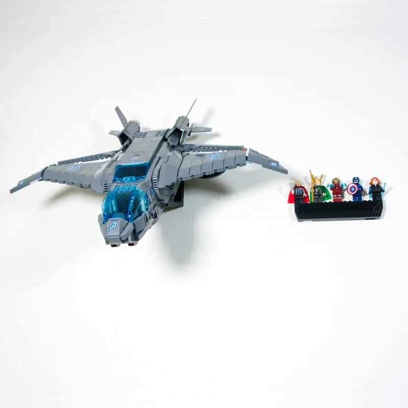 Support mural réglable pour le Quinjet des Avengers 76248