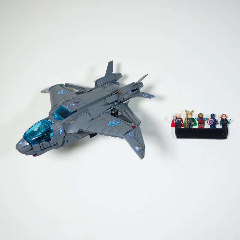 Support mural réglable pour le Quinjet des Avengers 76248