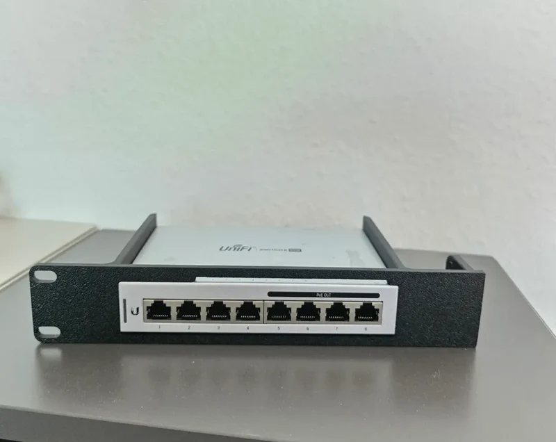Support de montage en rack 10 pouces pour UniFi Switch US-8-60W