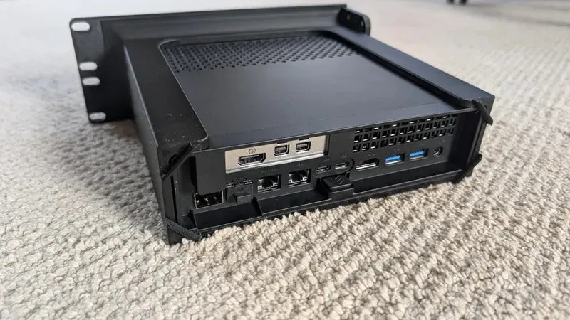 Rack mural 19" 2U pour Minisforum MS-01