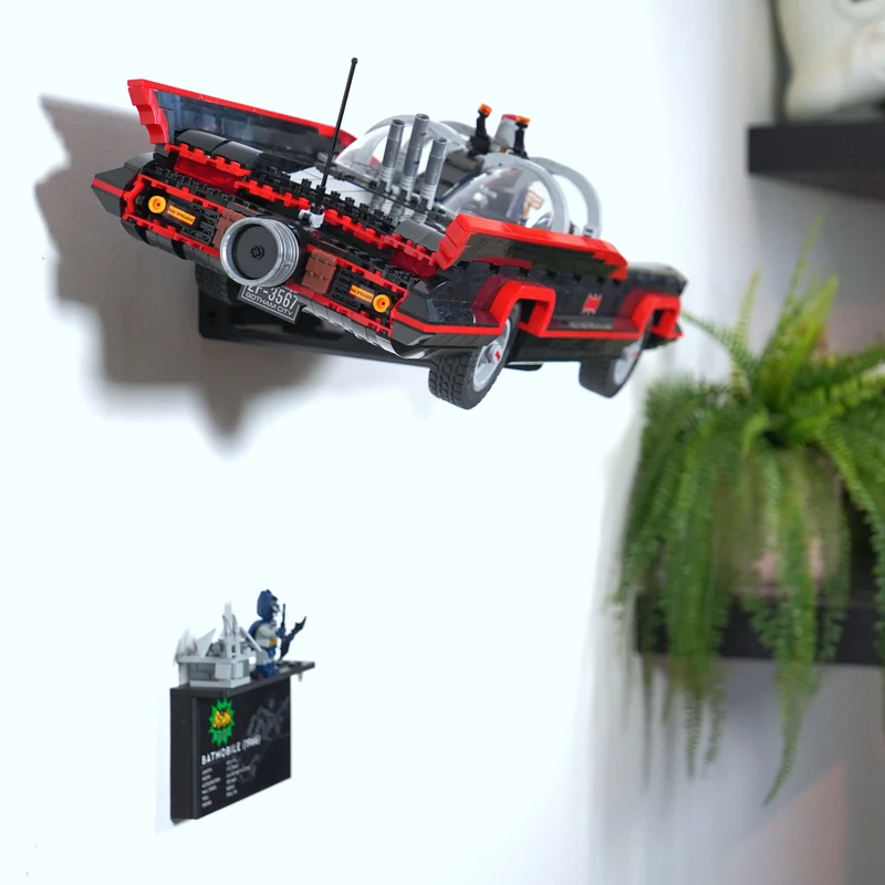 Support mural pour la Batmobile de la série télévisée classique 76328