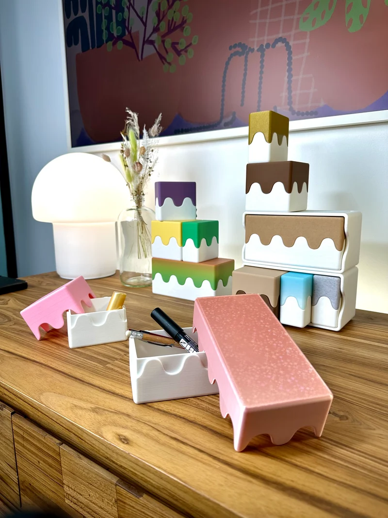 Boîtes ondulées empilables pour un rangement polyvalent