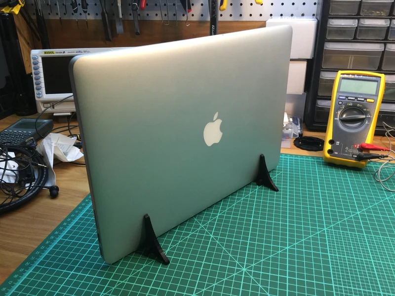 Support vertical pour MacBook Pro 15" Retina (18 mm)