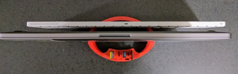 Support pour Macbook Pro 2017 15" avec rangement intégré