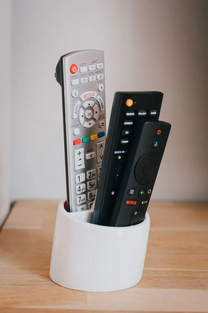 Support de télécommande élégant et pratique pour 2 à 4 télécommandes