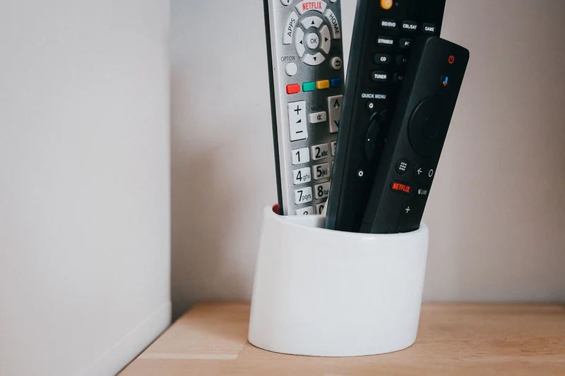 Support de télécommande élégant et pratique pour 2 à 4 télécommandes