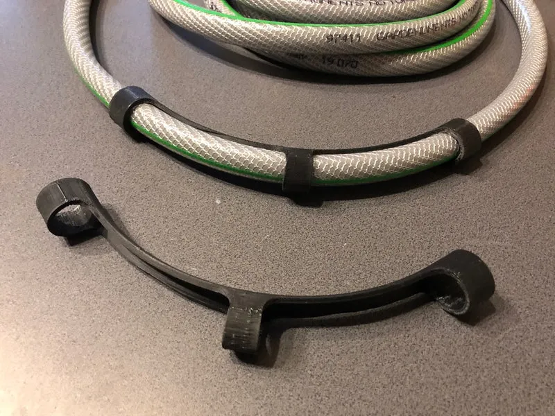 Tuyau d'arrosage 1/2" Ø20 protection anti-pliure pour le jardin