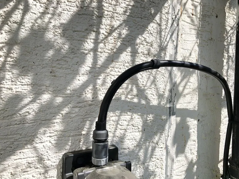 Tuyau d'arrosage 1/2" Ø20 protection anti-pliure pour le jardin