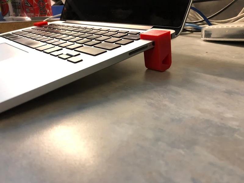 Support élévateur pour MacBook Pro Retina 13 pouces pour une circulation d'air optimale