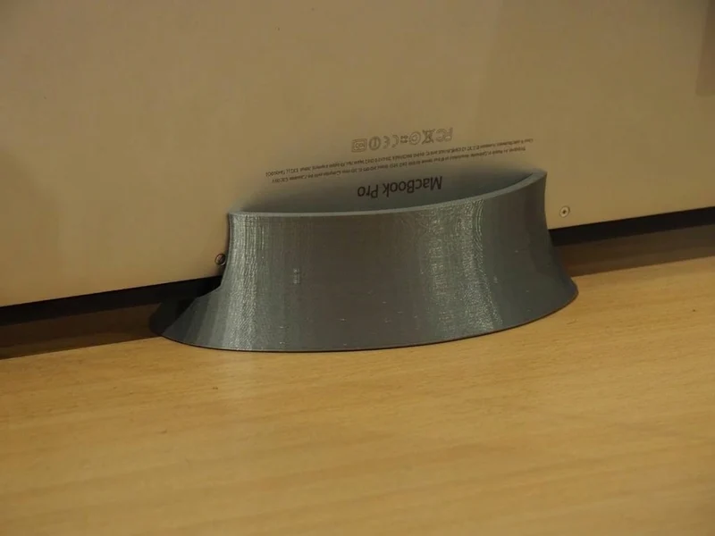 Support compact pour Macbook Pro pour ordinateur portable fermé