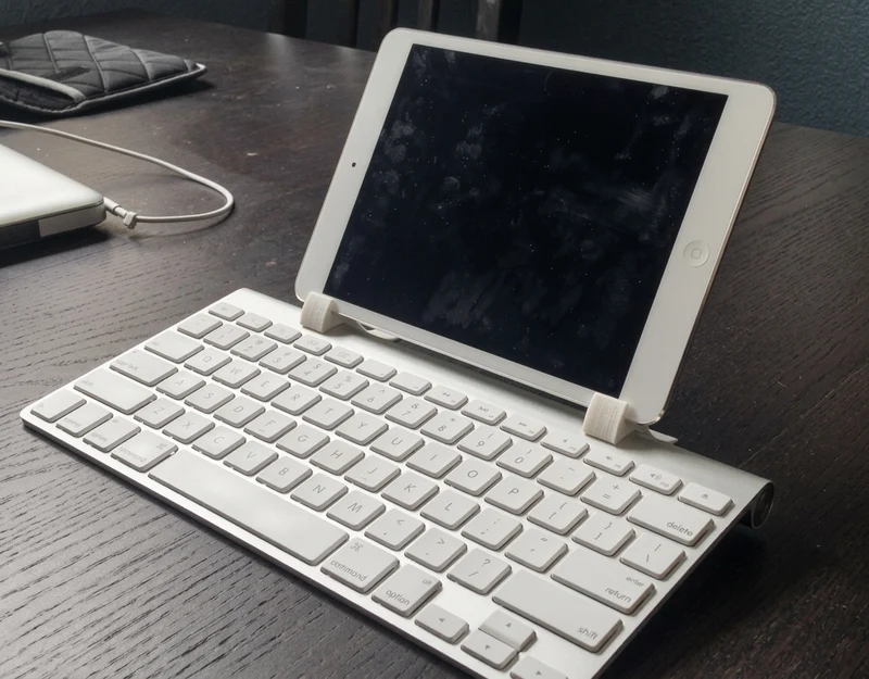 Support Remixed pour iPad Mini et clavier sans fil Apple