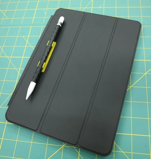 Support pratique pour Apple Pencil avec montage auto-adhésif