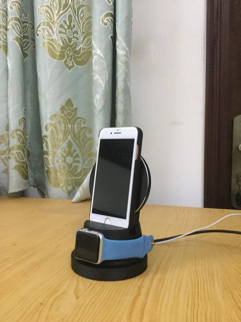 Station de chargement pour iPhone et Apple Watch avec prise en charge du chargement filaire et sans fil