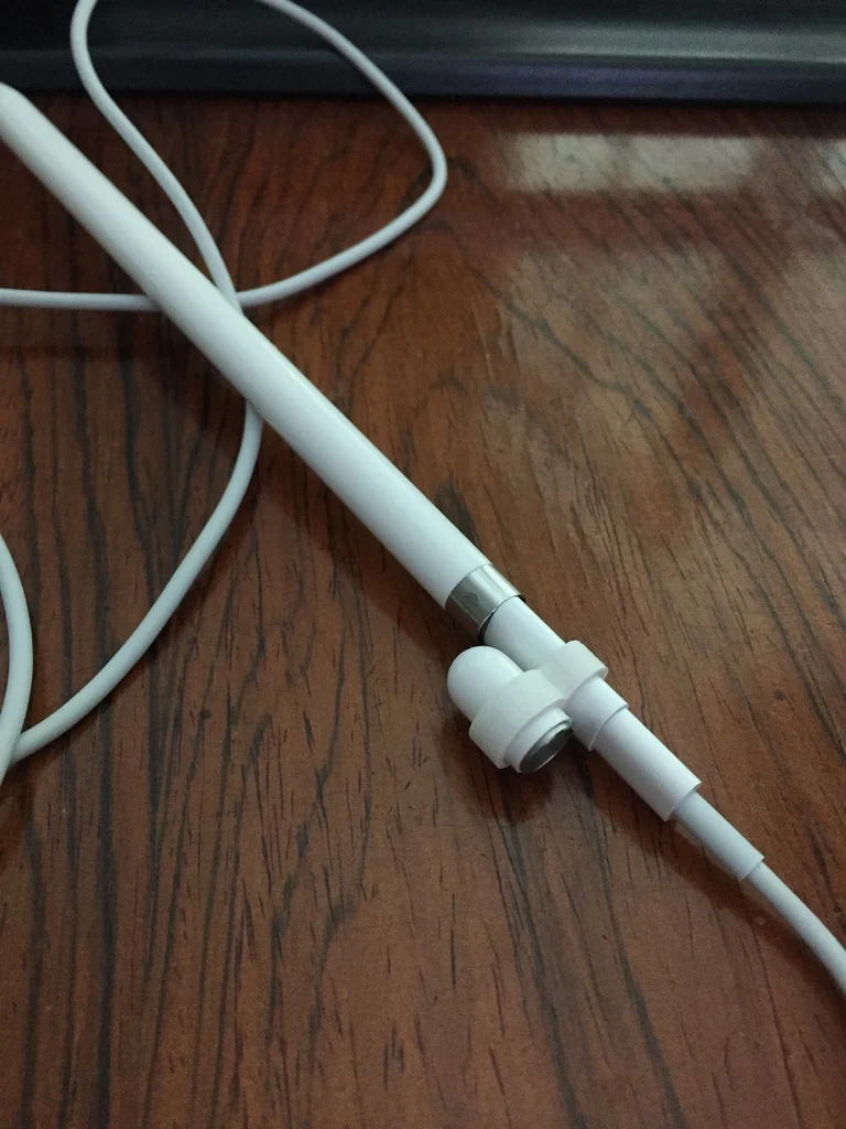 Support pratique pour capuchon Apple Pencil et adaptateur Lightning
