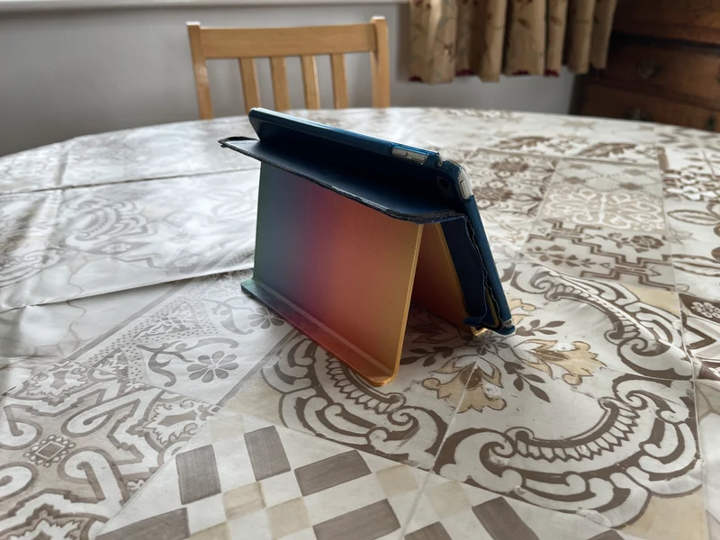 Support iPad polyvalent pour un confort de visionnage optimal