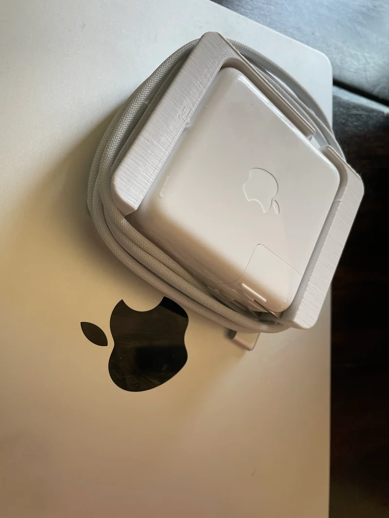 Organisateur de câbles pour chargeur MacBook 67W