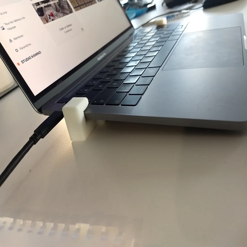 Pied de support / station d'accueil MacBook Pro 13 2019