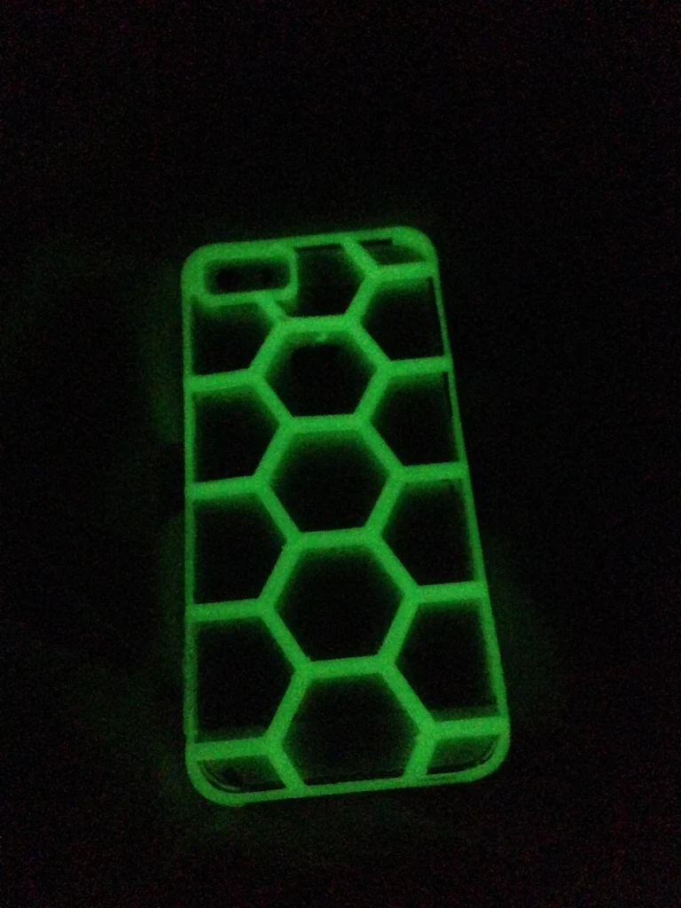 Étui Hexagonal pour iPhone 5/5s - Protection Élégante avec Lueur dans l'Obscurité