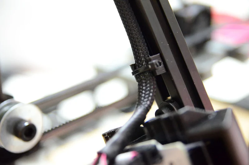 Clip de câble pour profilés en aluminium (MendelMax)