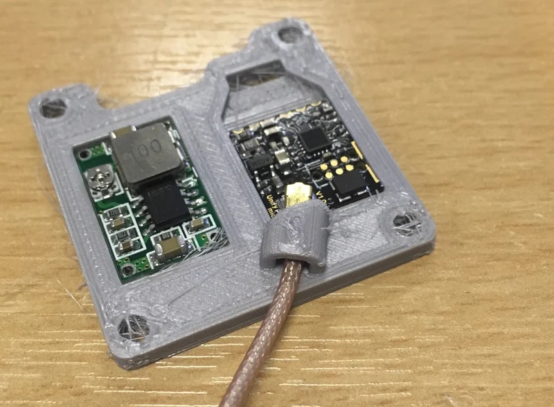 TBS Unify Nano + Régulateur 5V Module de montage 30x30