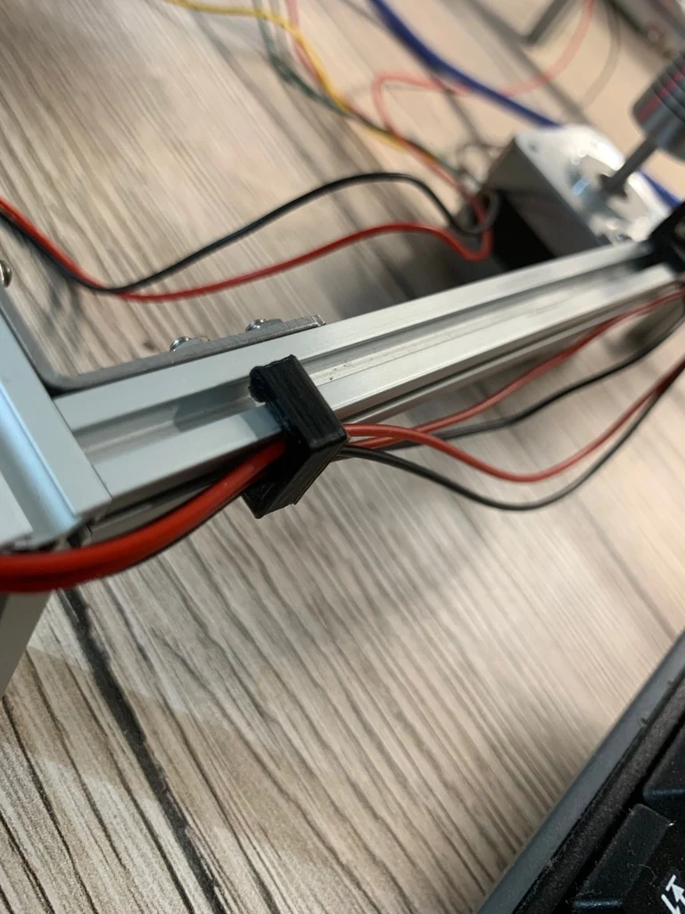 Étrier Makerbeam pour câbles