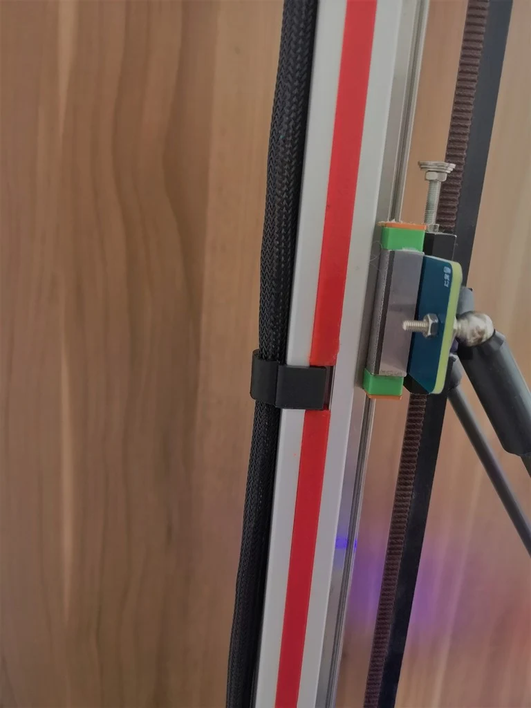 Pince à câble plus grande pour profils d'extrusion de 2020