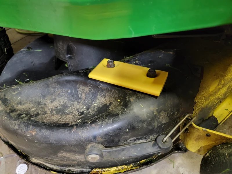 Support de bouchon de paillis pour John Deere D130 (plateau de coupe de 42 pouces)