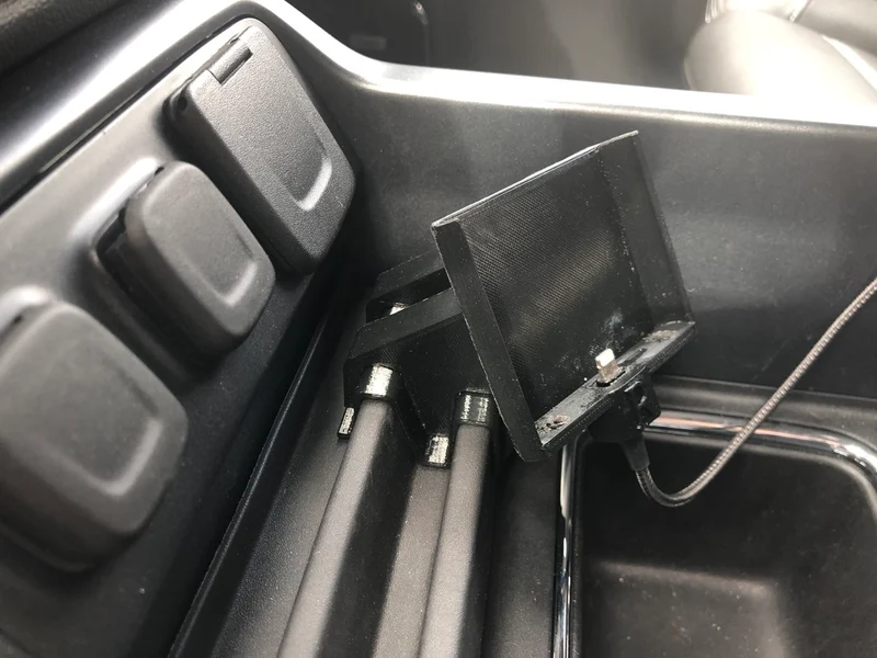 Support iPhone pour GMC Sierra & Chevrolet Silverado (2014-2018) avec console centrale