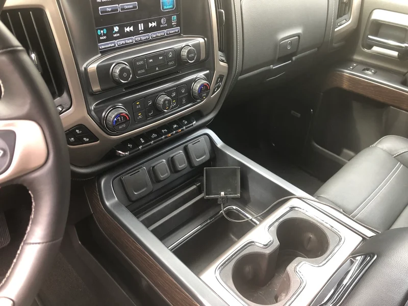 Support iPhone pour GMC Sierra & Chevrolet Silverado (2014-2018) avec console centrale