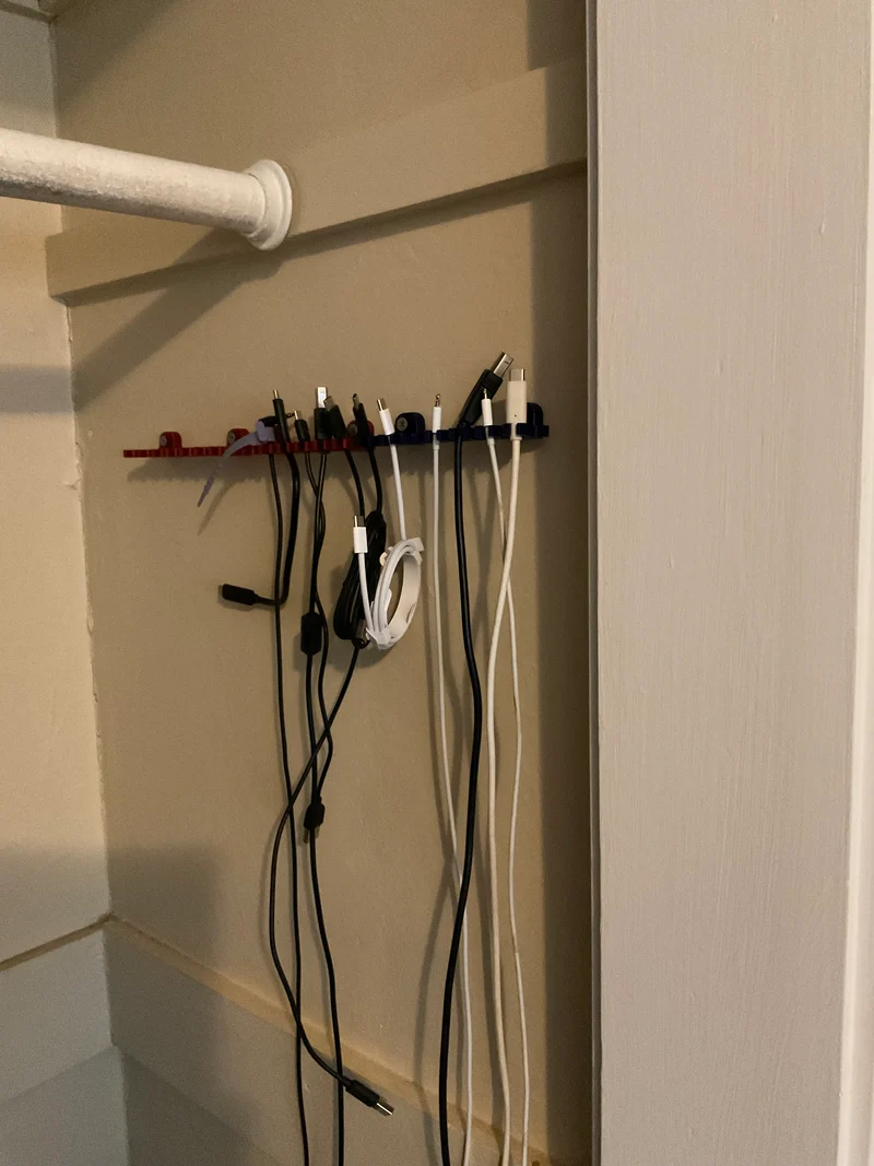 Support de câble USB pour montage mural - Organisez et optimisez l'espace