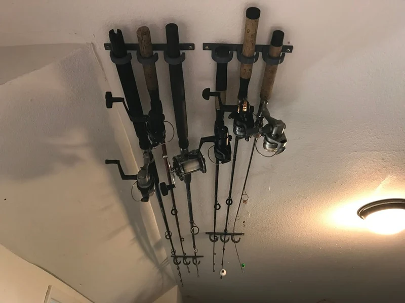 3 supports muraux pour cannes à pêche