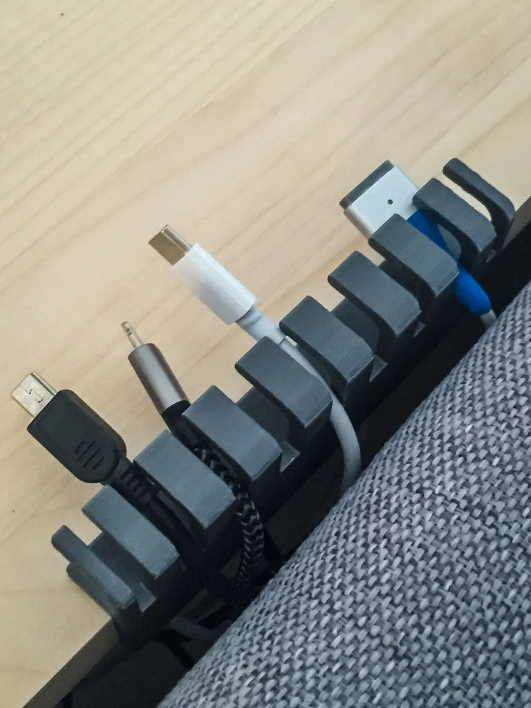 Support de câble avec pince pour plateau de table