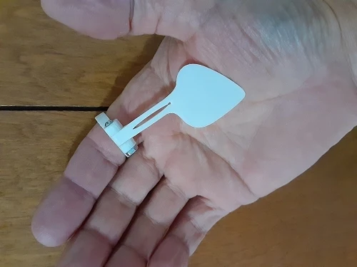 Plectre pliable pour guitare basse