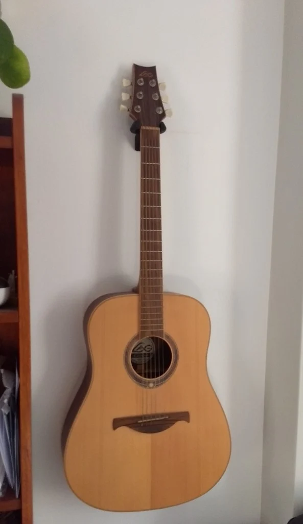Support mural pour guitare Conception robuste pour modèles acoustiques et électriques