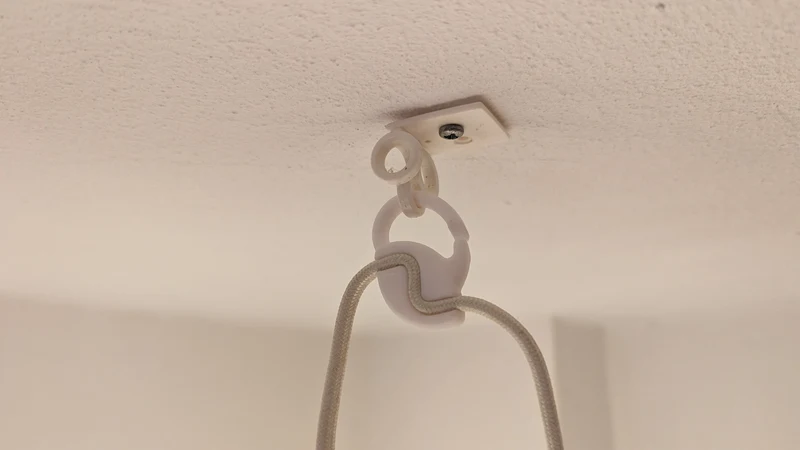 Crochet de câble pratique avec trou de suspension