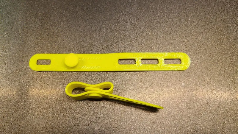 Support de câble et enrouleur de câble pratiques en TPU/TPE