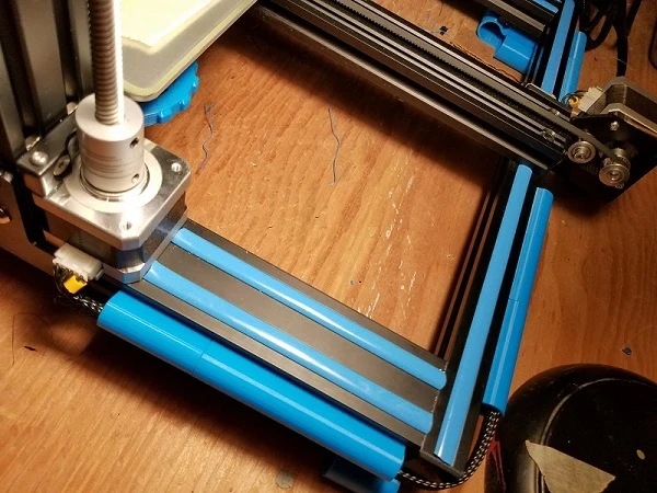 Clips de câble CR-10 pour une gestion efficace des câbles