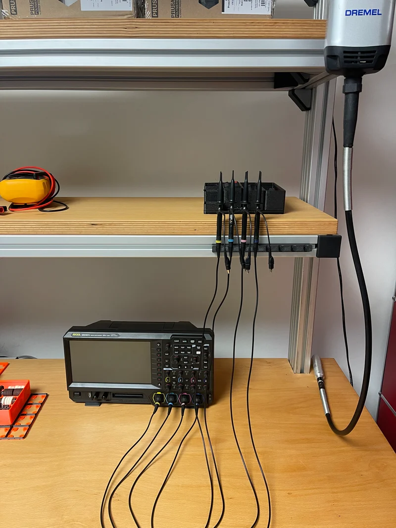 Suspension paramétrique pour sonde et câble pour profilé en aluminium