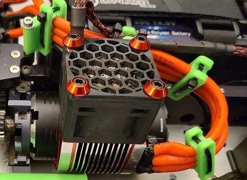Gestion des câbles moteur Tekno MT410