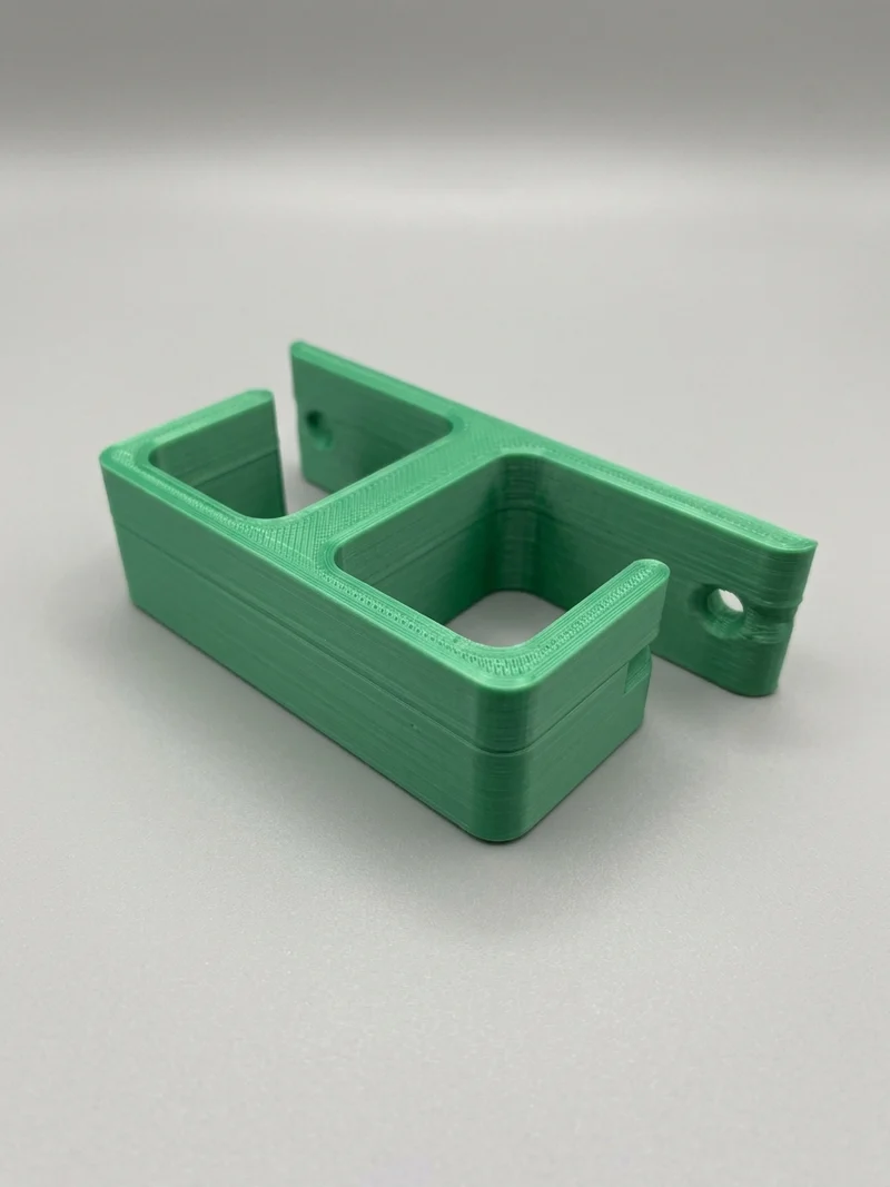 Support de câble robuste pour le dessous du bureau