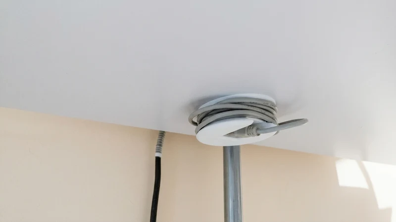 Support de câble USB pour bureau