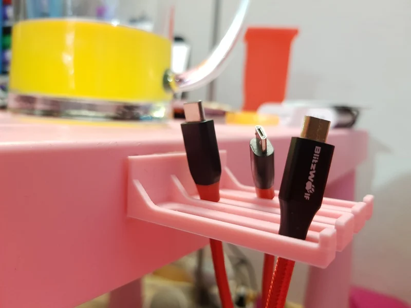Suspension de câble à 3 pôles pour câbles USB