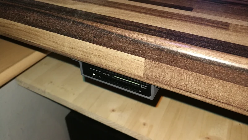 Support de montage sous table pour lecteur de carte SD – Organisation optimale du bureau
