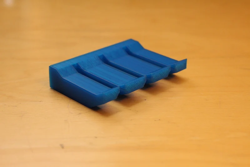 Support de câble de laboratoire pour l'organisation des câbles